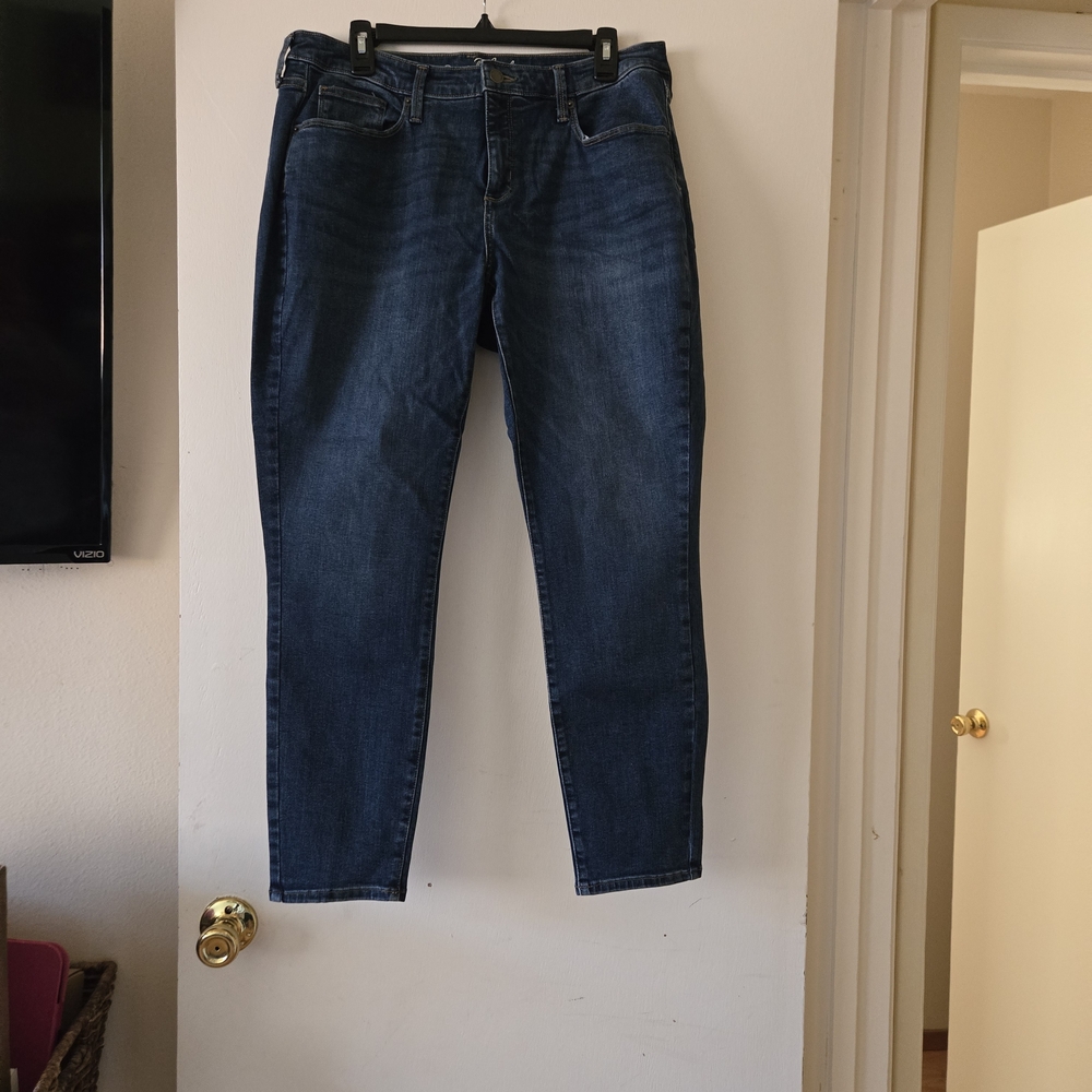 Universal Thread Dark Blue Straight Leg Jeans
